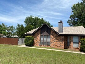 202 Seville Cir in Mary Esther, FL - Building Photo
