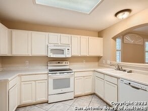 7722 Wexford Square in San Antonio, TX - Building Photo - Building Photo