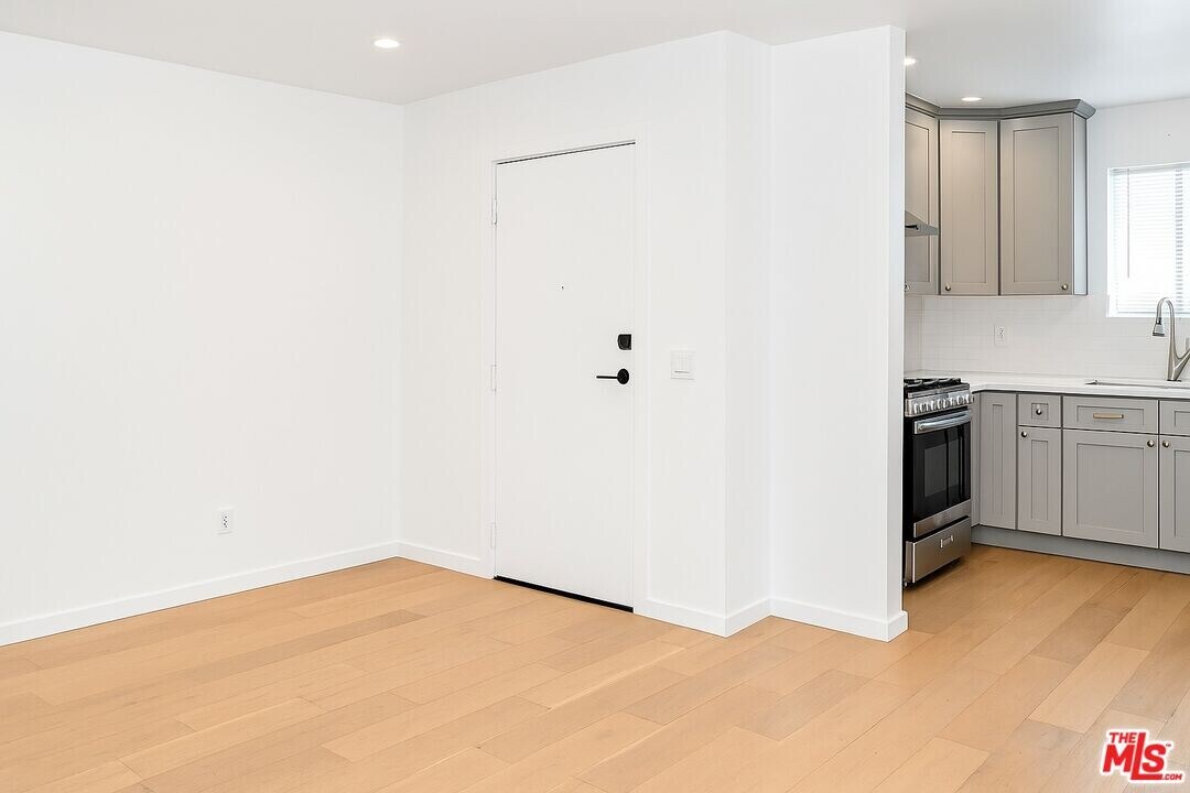 2461 Workman St in Los Angeles, CA - Building Photo