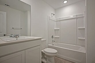 3813 Low Tide in Seguin, TX - Building Photo - Building Photo