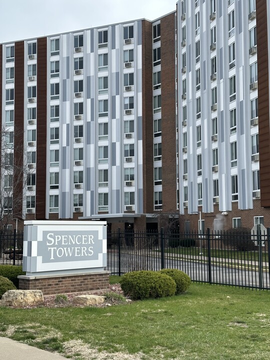 Spencer Towers in Rock Island, IL - Building Photo