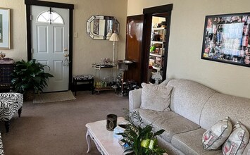 12 W Bellecrest Ave in Brentwood, PA - Foto de edificio - Building Photo