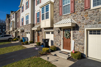 The Bluffs at Aberdeen in Cliffwood, NJ - Building Photo - Building Photo