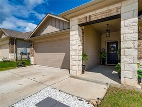 5909 Ronee Leah Dr in Austin, TX - Building Photo - Building Photo