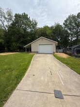 1431 Maryguard Dr in Akron, OH - Building Photo - Building Photo