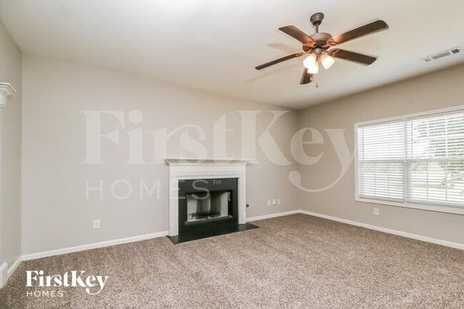2176 Grant Ave in Mcdonough, GA - Foto de edificio - Building Photo