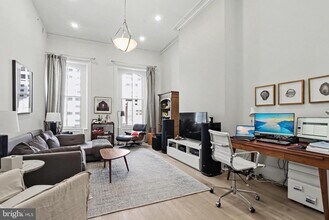 1824 Chestnut St in Philadelphia, PA - Building Photo - Building Photo