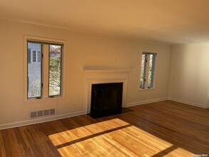 1 The Beachway in Manhasset, NY - Building Photo - Building Photo