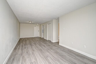 Finchgate Apartments in Sarnia, ON - Building Photo - Building Photo