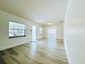 115 W 37th St in Hialeah, FL - Foto de edificio - Building Photo