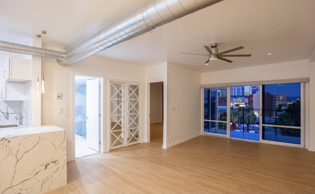 property at 805 N 4th Ave