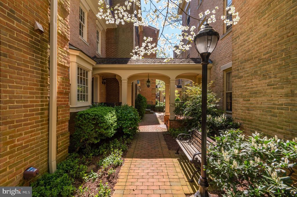 4346 Westover Pl NW in Washington, DC - Building Photo