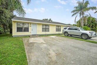 1981 Holman Dr in North Palm Beach, FL - Building Photo - Building Photo