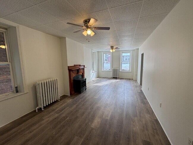 1109 E Philadelphia St in York, PA - Building Photo - Building Photo