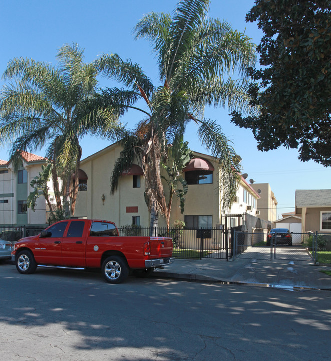 232 W Tujunga Ave in Burbank, CA - Building Photo