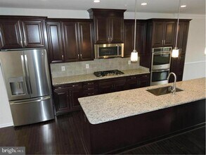 43112 India Wharf Sq in Ashburn, VA - Building Photo - Building Photo