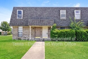 1128 Highbush Dr in Benbrook, TX - Building Photo