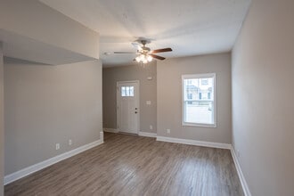 Golf Club Ln - 1625 in Clarksville, TN - Building Photo - Interior Photo
