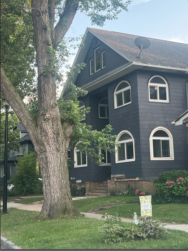 409 Raines Park, Unit 2