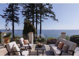 13464-1313A 13a Ave in Surrey, BC - Building Photo