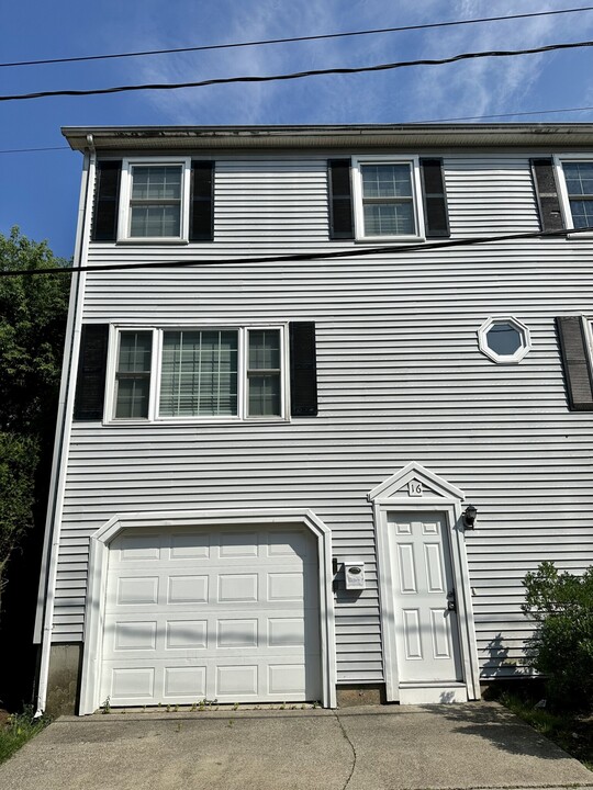 18 Plainfield St, Unit 1 in Boston, MA - Building Photo