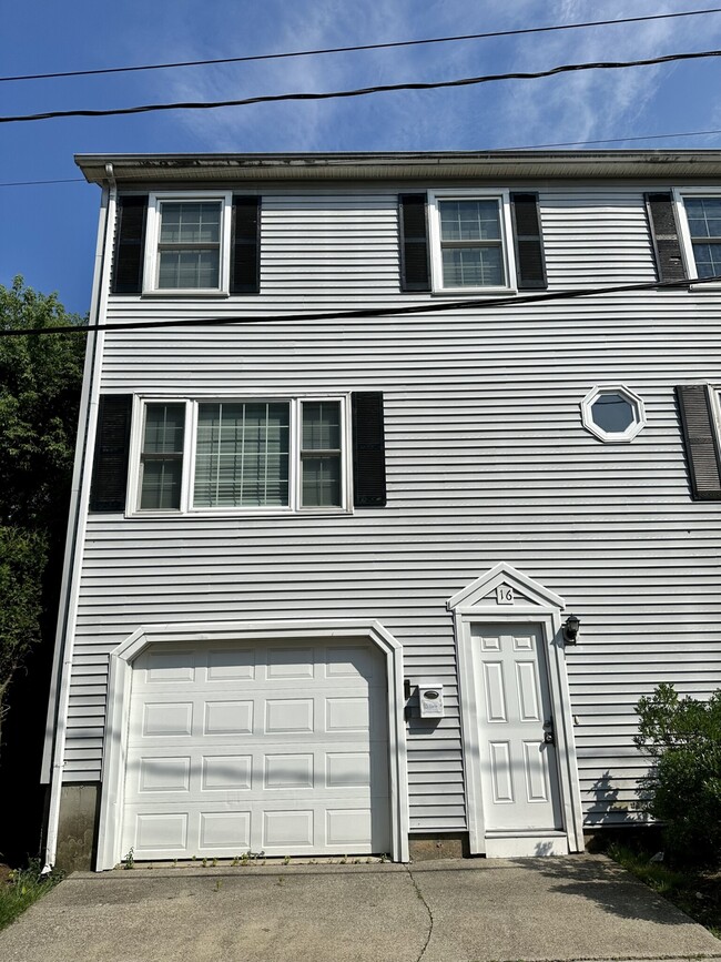 18 Plainfield St, Unit 1