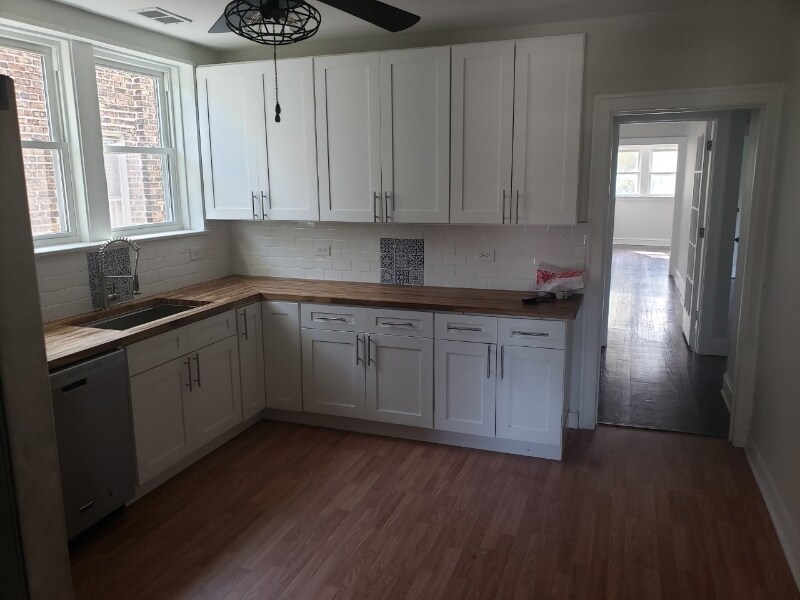 5648 W Goodman St in Chicago, IL - Building Photo
