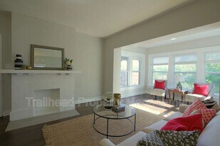 1218 Brush Creek Blvd in Kansas City, MO - Building Photo