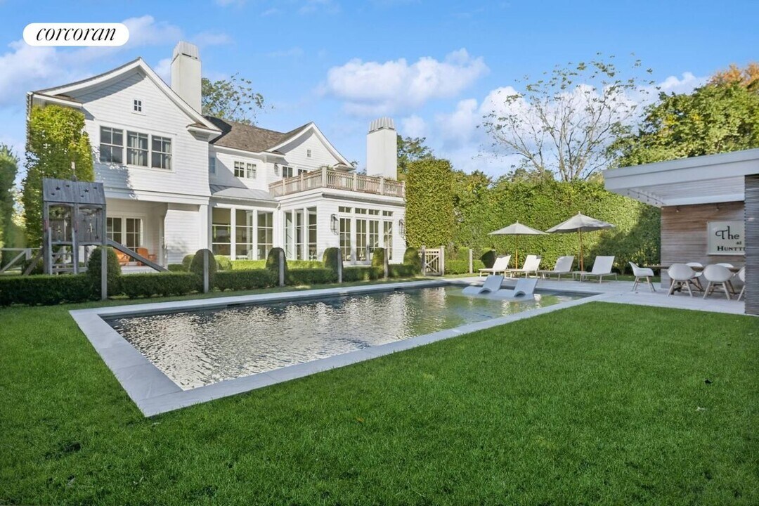 97 Dayton Ln in East Hampton, NY - Building Photo