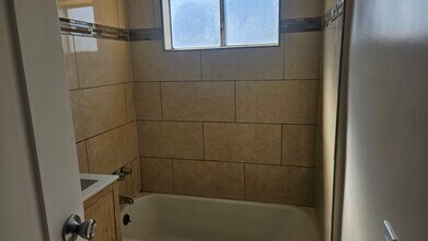 1518 W 85th St, Unit 1 in Los Angeles, CA - Building Photo - Building Photo