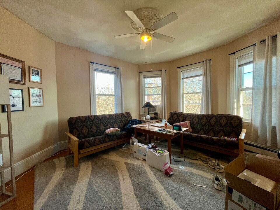 803 Parker St, Unit #3 in Boston, MA - Foto de edificio