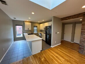 241-243 Collins Ave in Columbus, OH - Building Photo - Building Photo