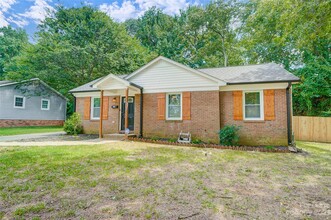 6608 Rosecran Dr in Charlotte, NC - Building Photo - Building Photo