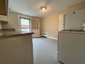 73 Fuller St in Waltham, MA - Building Photo - Building Photo