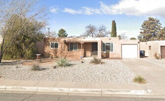 813 Manzano St NE in Albuquerque, NM - Building Photo