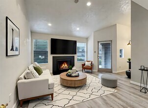 2021 Spenwick Dr in Houston, TX - Building Photo - Building Photo