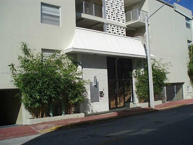 property at 1441 Lincoln Rd