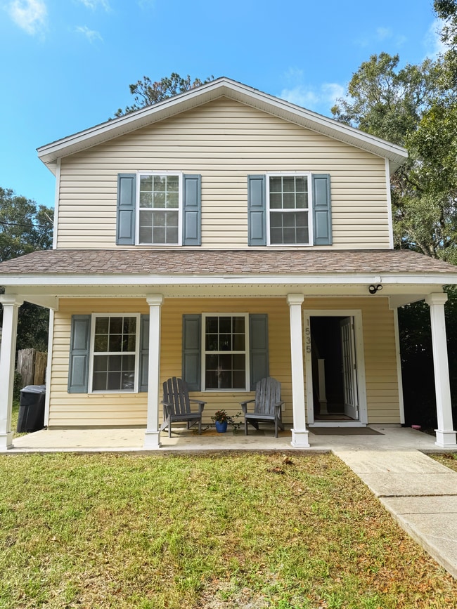 property at 1535 N Whitney St