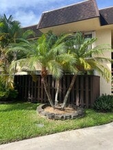 13720 SW 90th Ave in Miami, FL - Building Photo - Building Photo