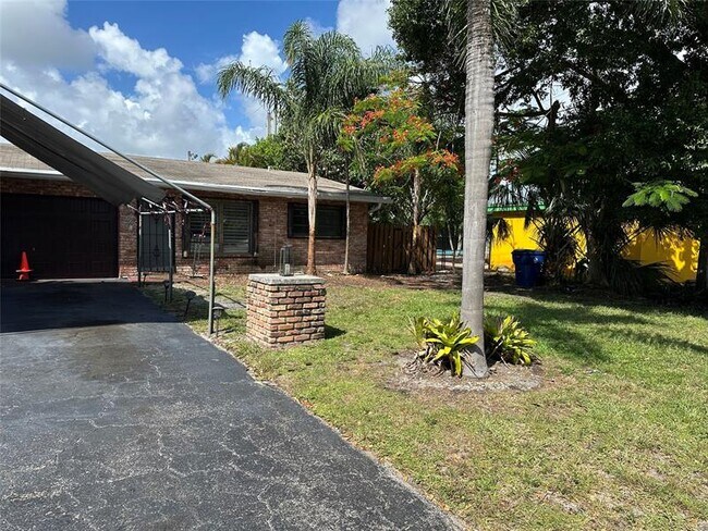 608 NE 21st Ct in Wilton Manors, FL - Building Photo - Building Photo