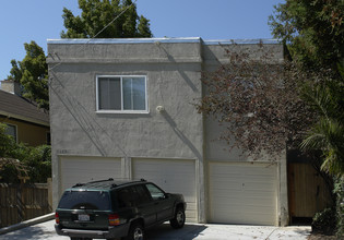 3223 Kempton Ave in Oakland, CA - Building Photo - Building Photo