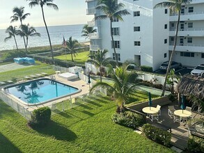 1750 S Ocean Blvd in Pompano Beach, FL - Building Photo - Building Photo