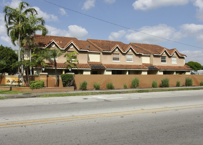 La Hacienda Country Club in Hialeah, FL - Building Photo - Building Photo