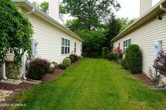 185 Valencia Dr in Monroe Township, NJ - Building Photo - Building Photo