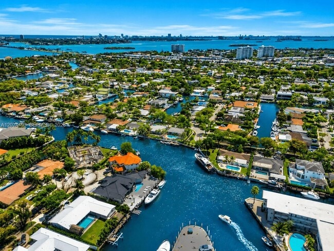 property at 1995 Ixora Rd