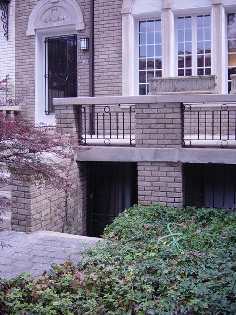 property at 2333 Ashmead Pl NW