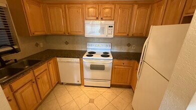 6150 Gulfport Blvd S, Unit 106 in Gulfport, FL - Foto de edificio - Building Photo