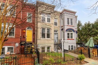 1033 5th St NE in Washington, DC - Building Photo - Building Photo