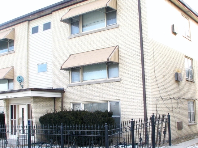 7317 S Kedzie Avenue in Chicago, IL - Foto de edificio - Building Photo