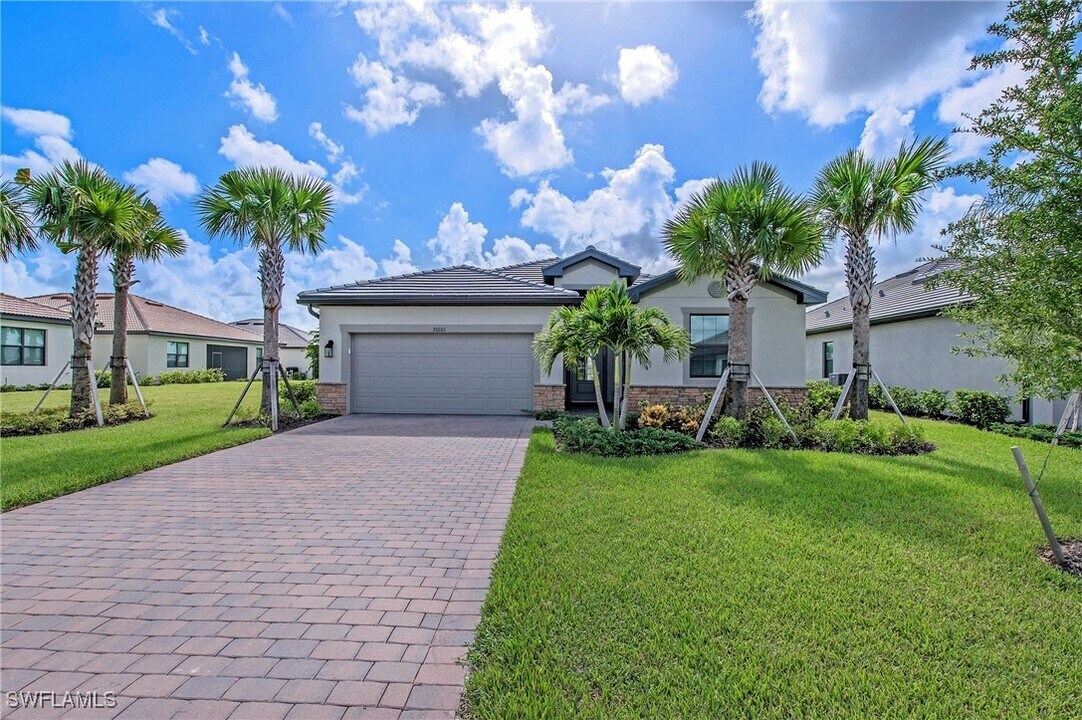 20101 Hartford Blvd in Estero, FL - Building Photo